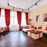 Hostel-Hollywood-Home-Hostel-Lvov-snjat-962373y240
